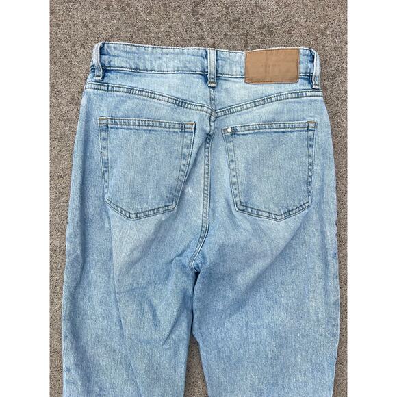 & Denim H&M Blue Light Wash Denim Ultra High Waist Button Fly Mom Jeans Size 2 - Picture 7 of 7